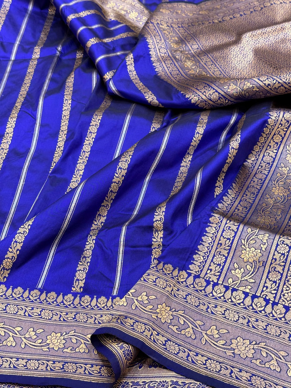 Handwoven Vintage Banarasi Silk Saree