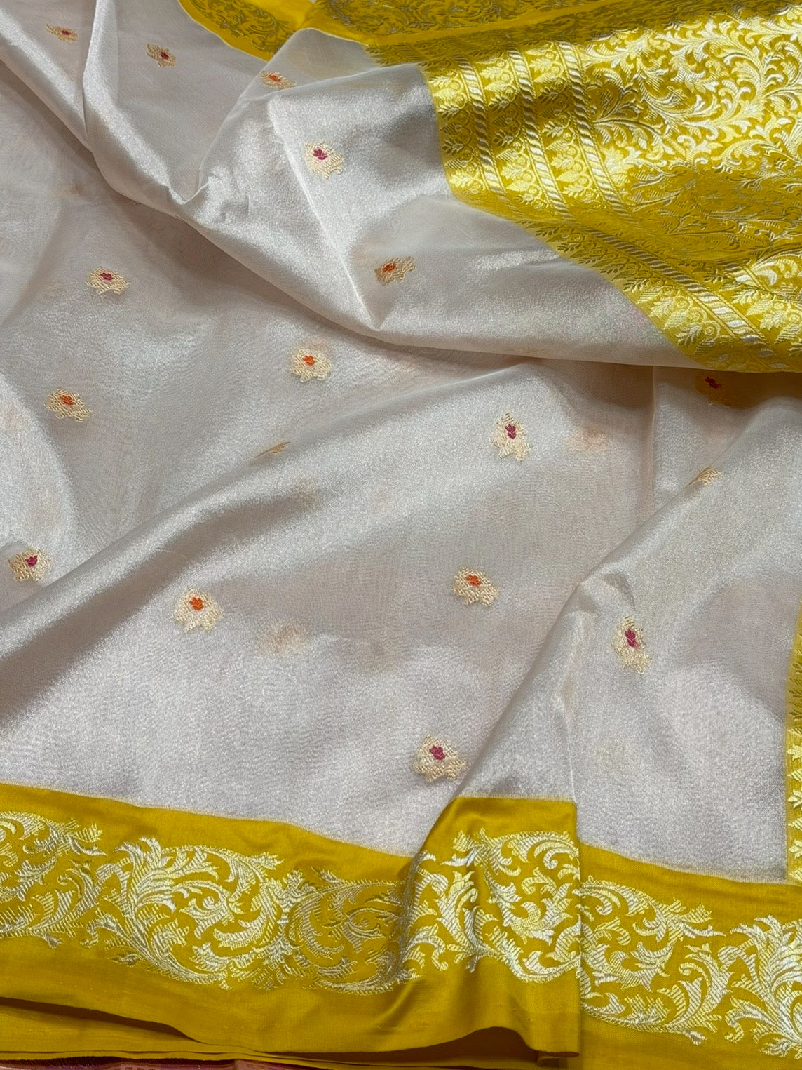 Gold Handwoven Banarasi Pure Tissue Saree