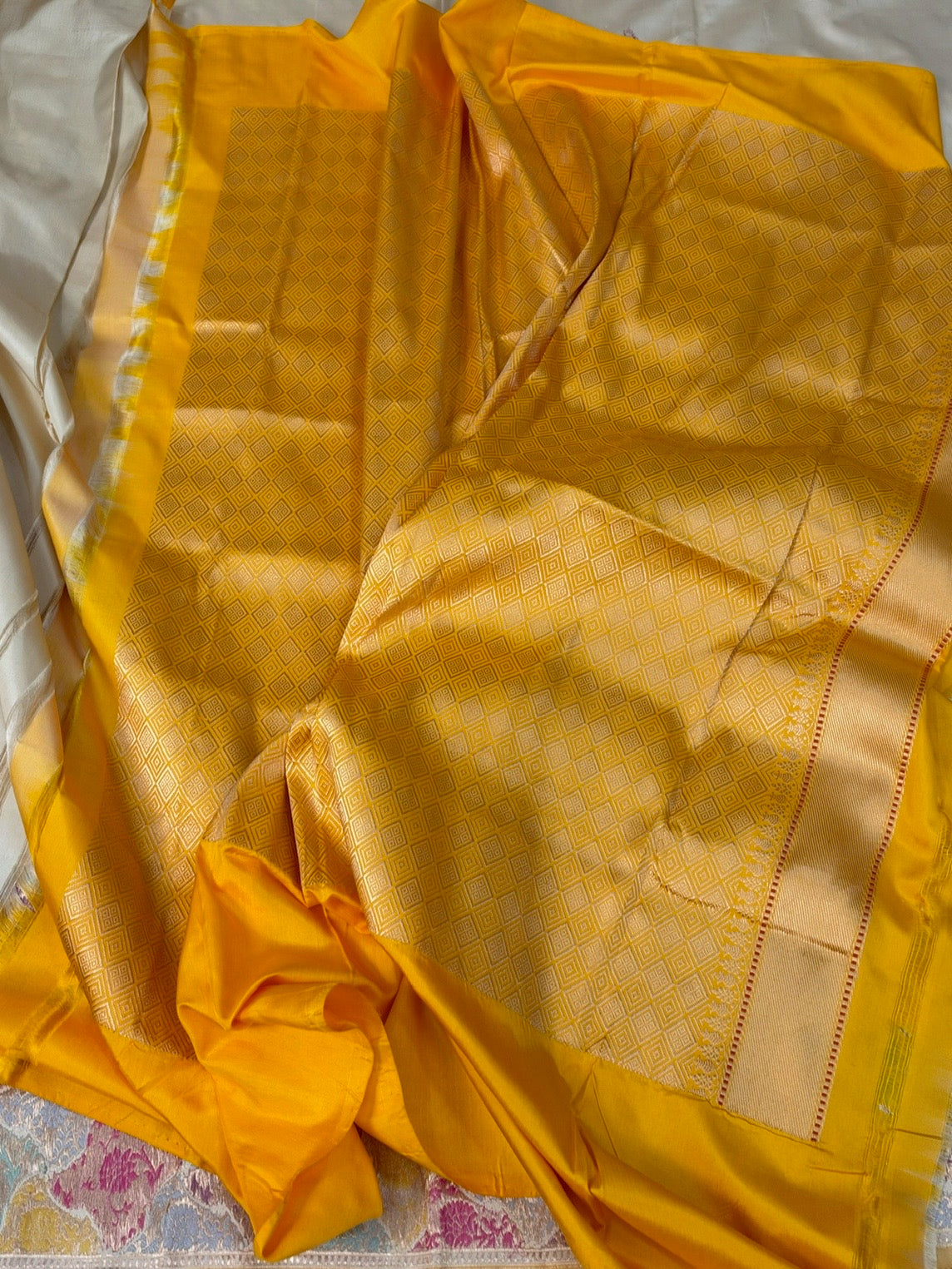 Cream Handwoven Pure Banarasi Ektara Silk Saree