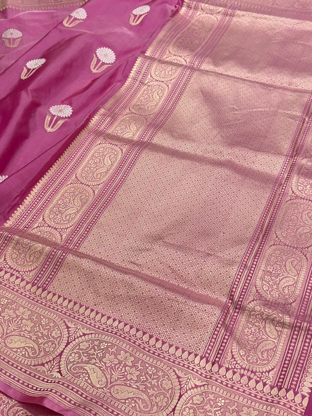 Deep Majenta Pink Handwoven Pure Banarasi Silk Saree