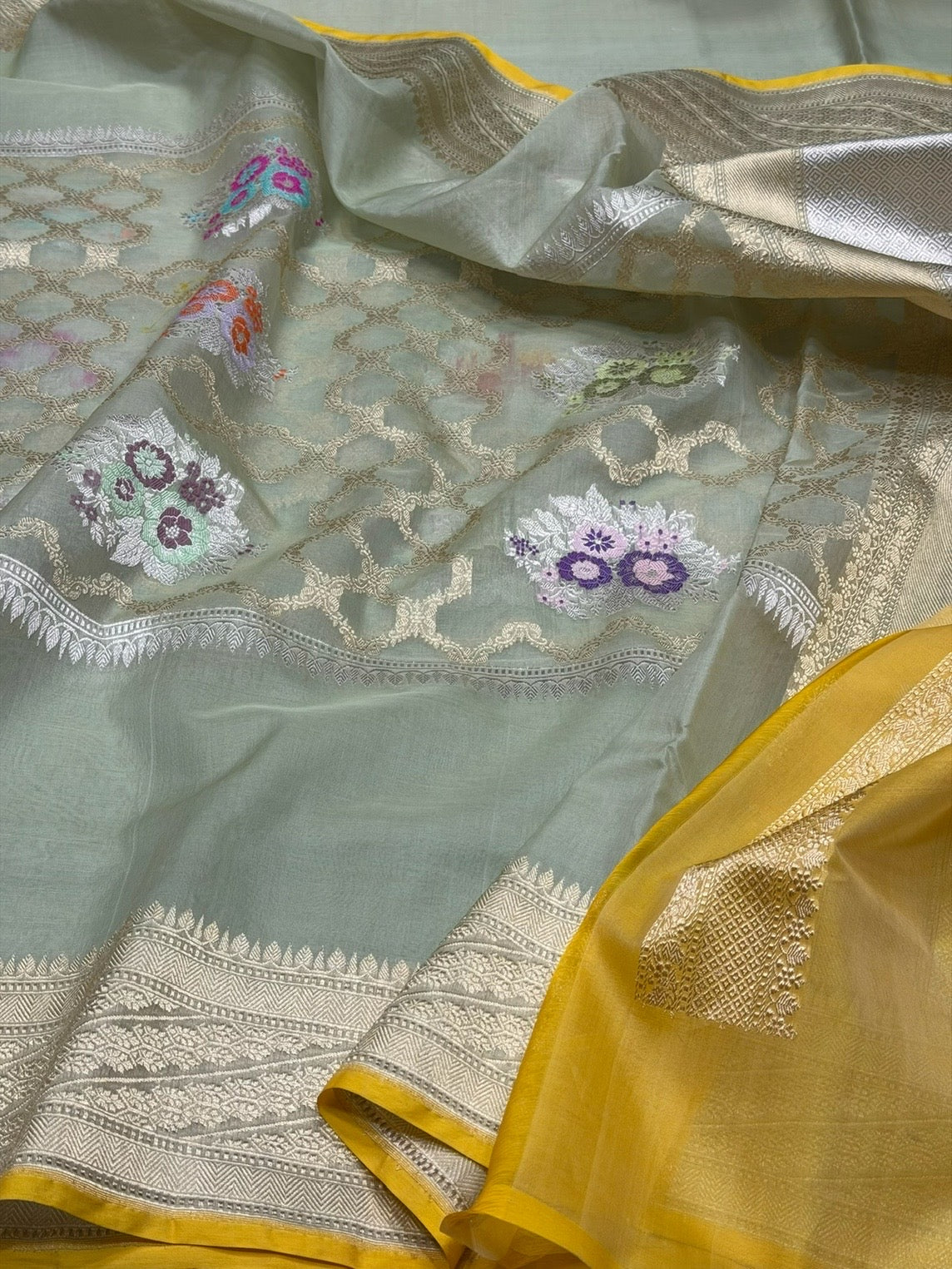 Pastel Green Handwoven Pure Organza Silk Saree