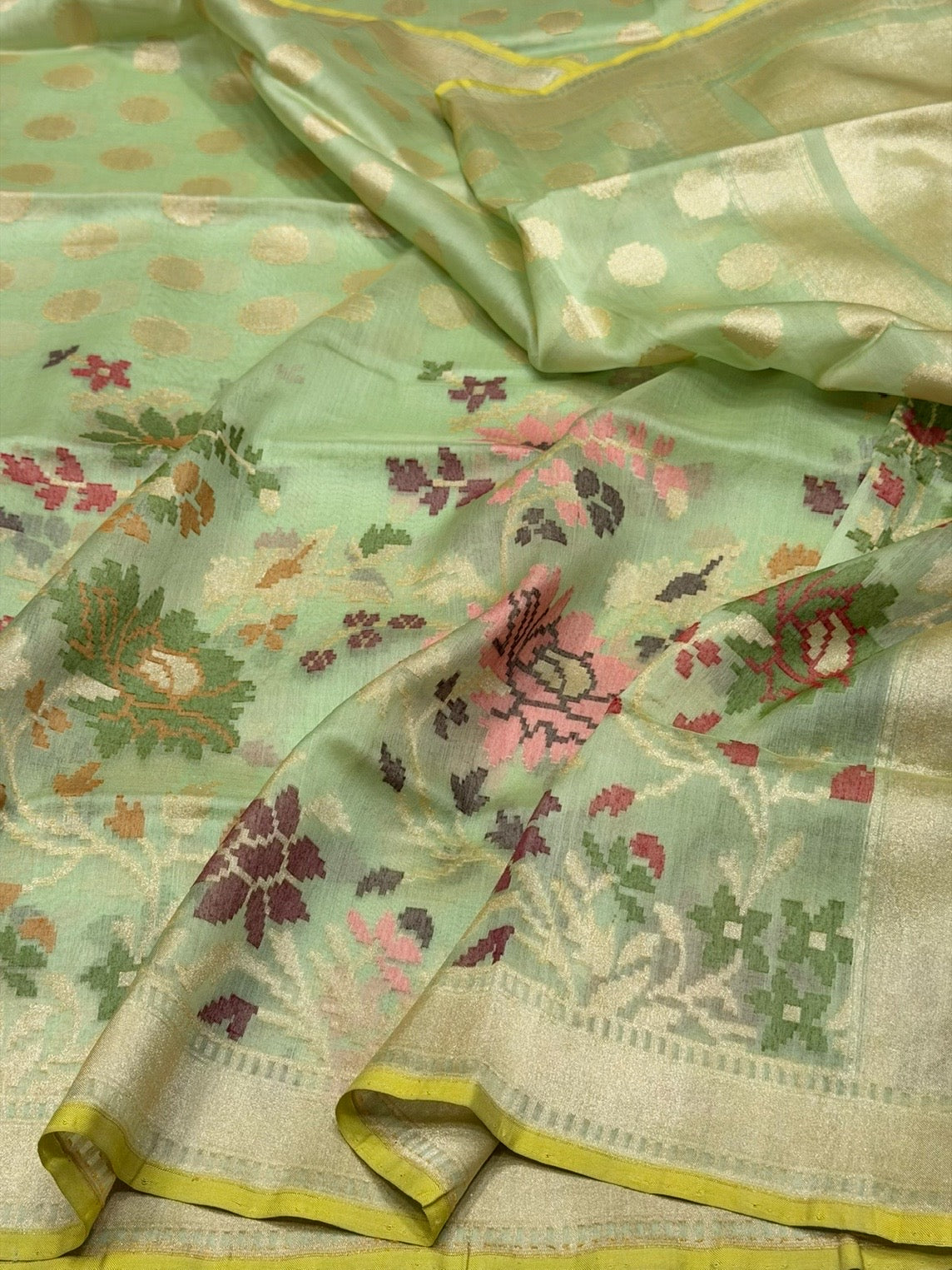 Pista Handwoven Pure Banarasi Organza Silk Saree