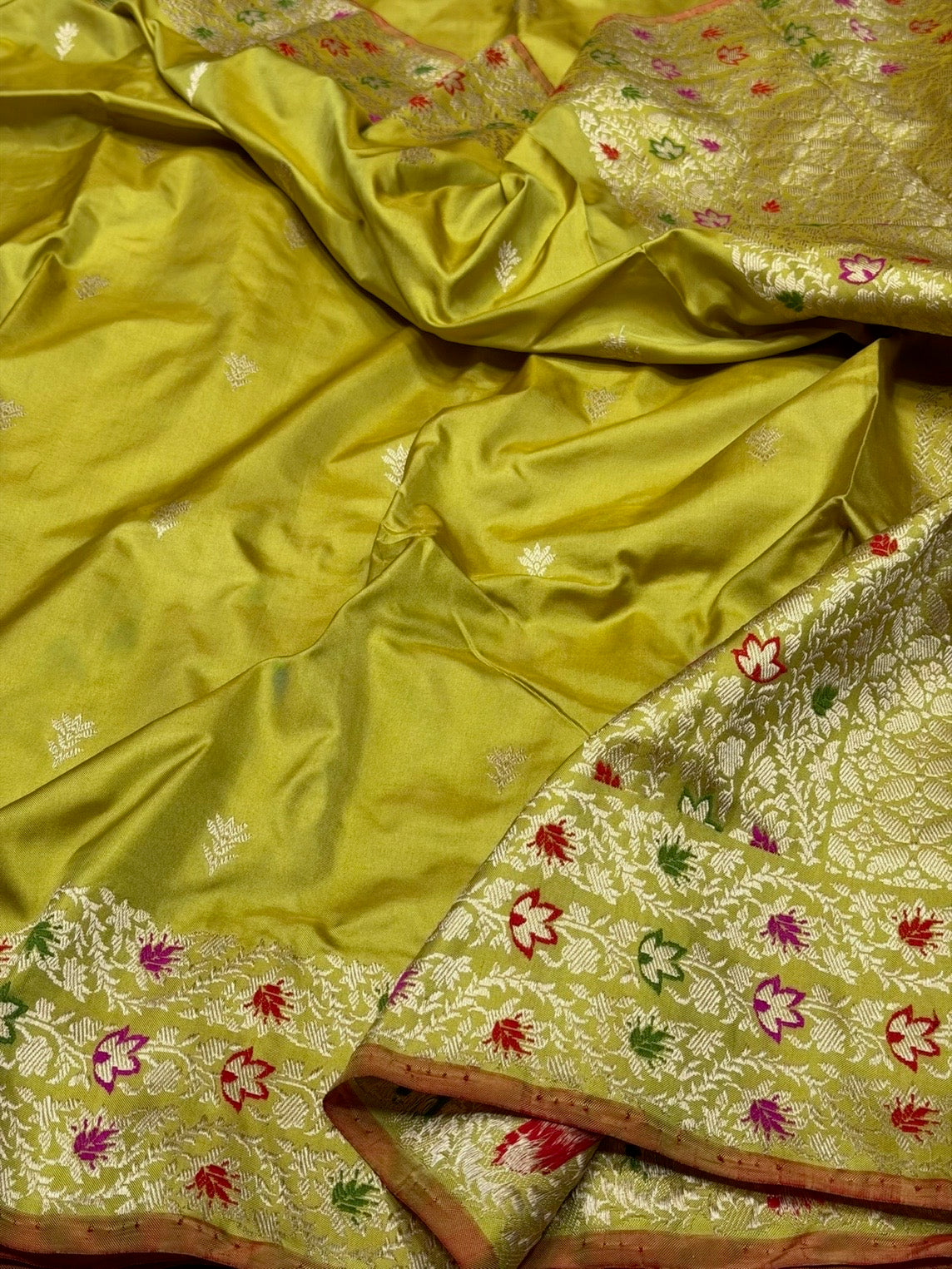 Mehndi Green Handwoven Pure Banarasi Ektara Silk Saree in Kadwa Weave – 100% Pure Mulberry Silk