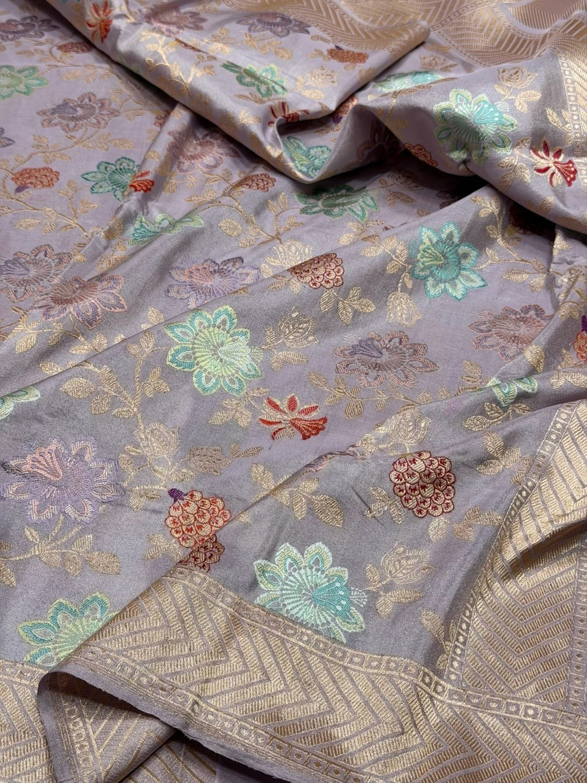 Dusty Lavender Handwoven Pure Banarasi Silk Saree