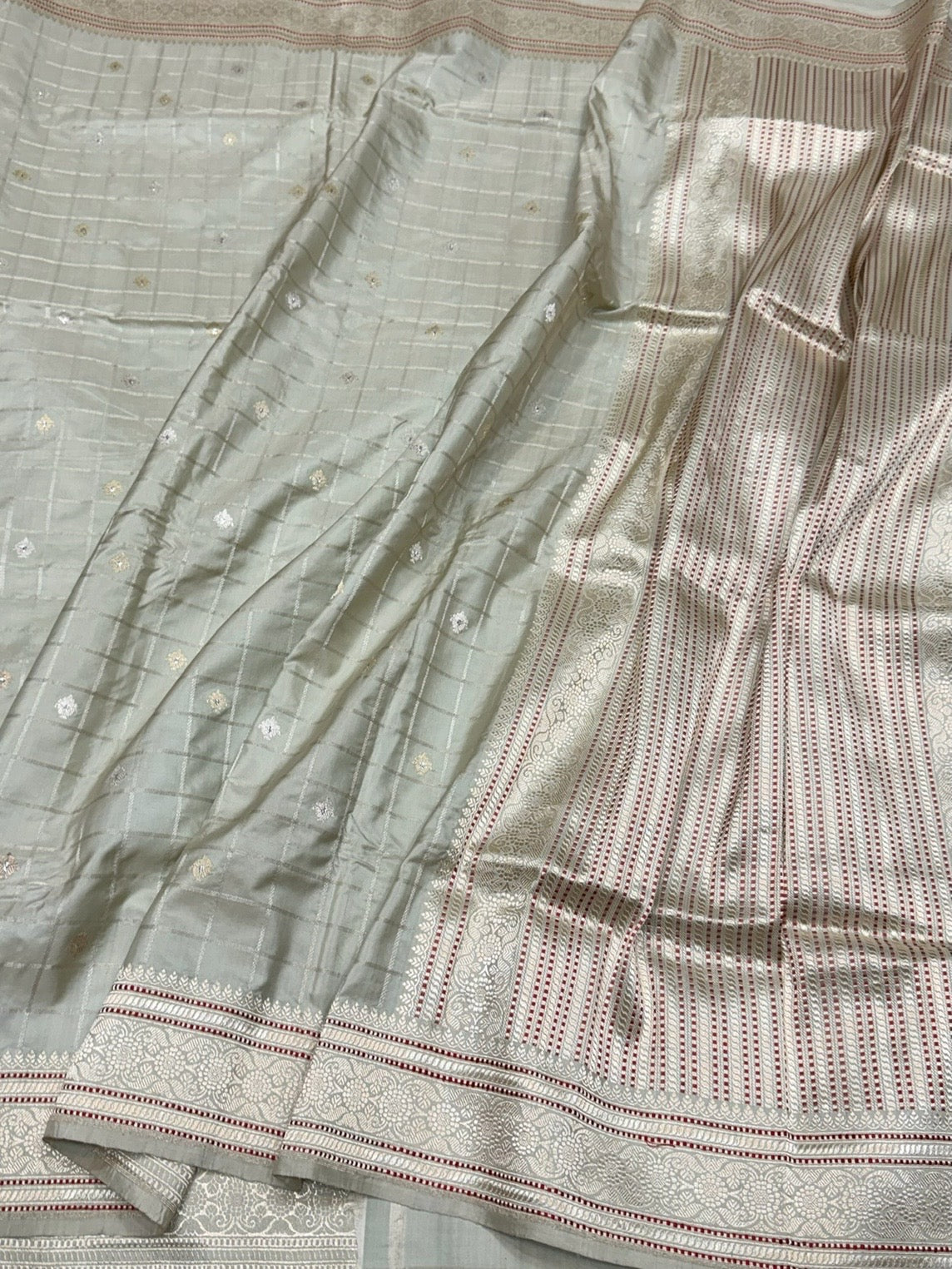 Ivory Cream Handwoven Pure Banarasi Silk Saree – Luxury Kadwa Handloom Wedding & Festive Saree