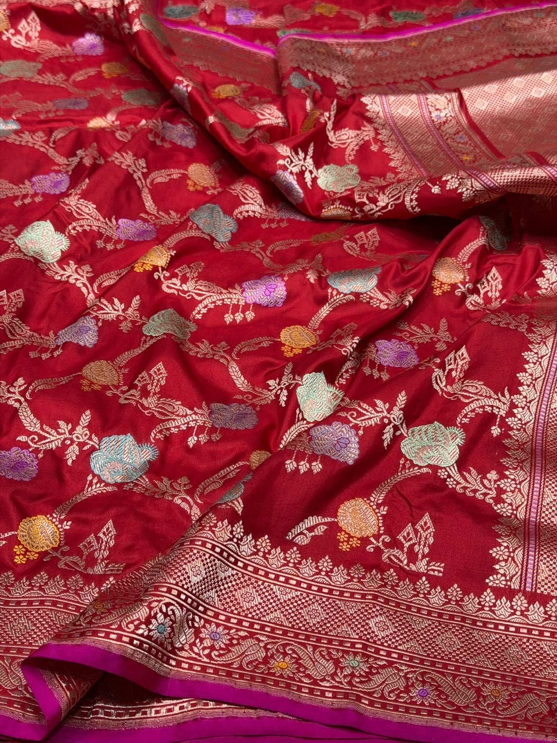 Red Handwoven Pure Banarasi Silk Saree in Kadwa Weave – 100% Katan Mulberry Silk