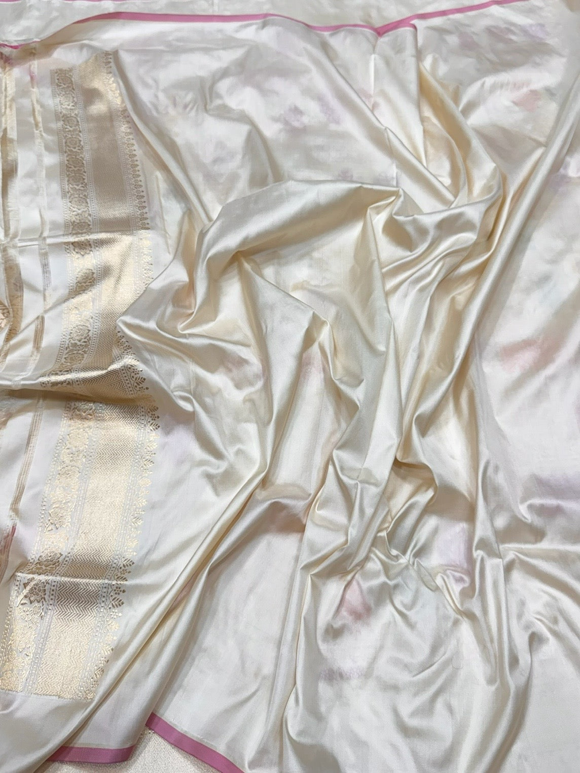 Ivory Handwoven Pure Banarasi Silk Saree