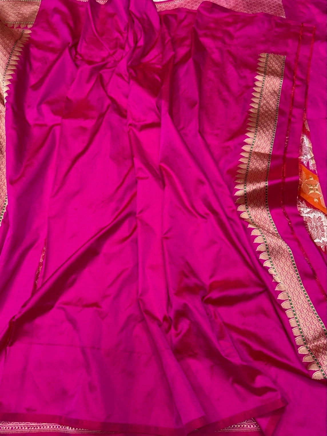 Rani Pink Handwoven Pure Banarasi Rangkaat Silk Saree