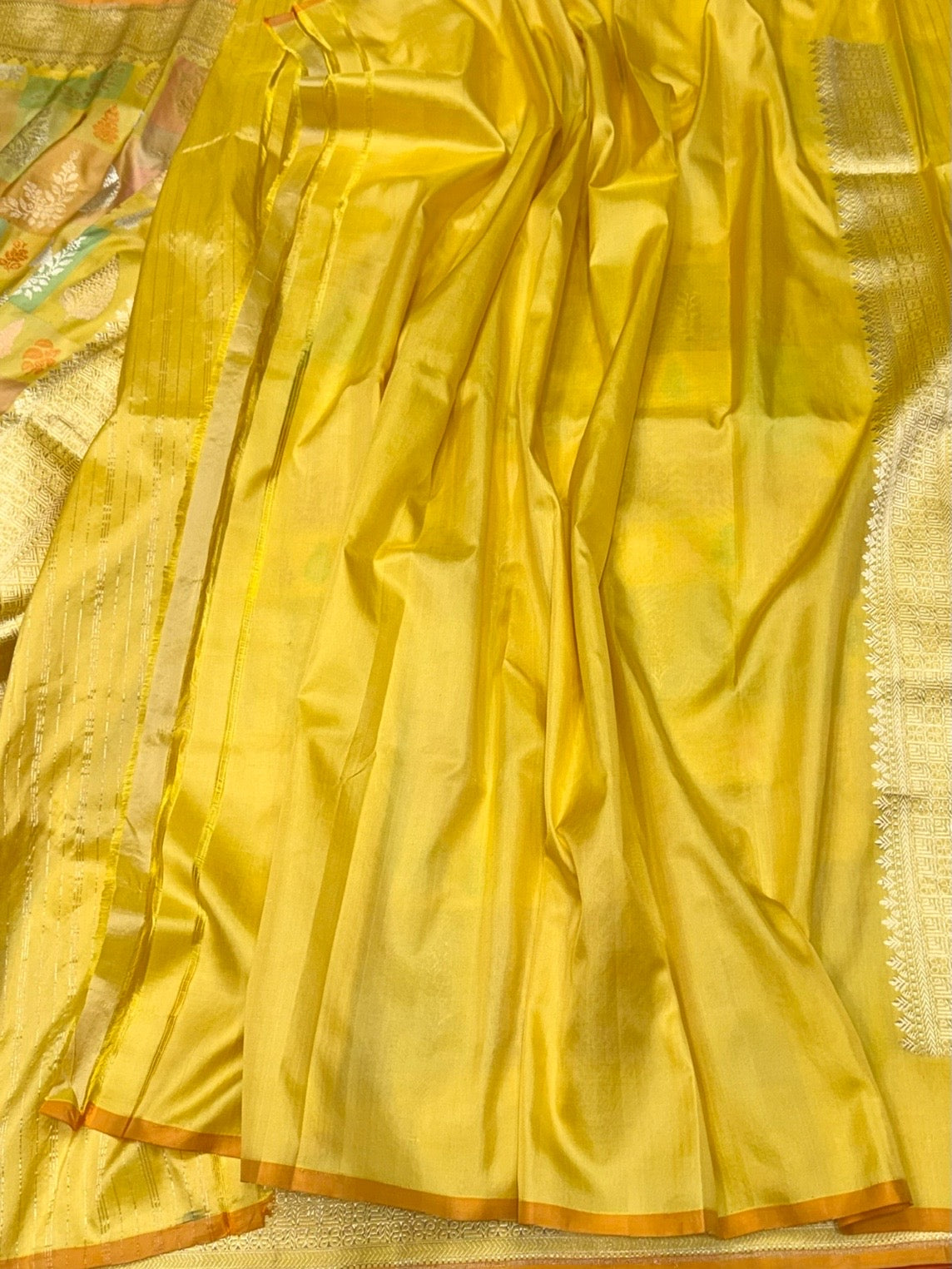 Yellow Handwoven Pure Banarasi Rangkaat Saree