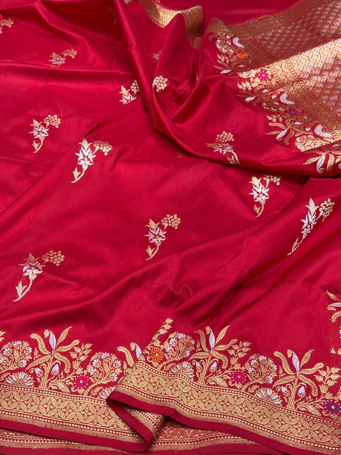Red Handwoven Pure Banarasi Silk Saree – Traditional Kadwa Weave in 100% Katan Silk