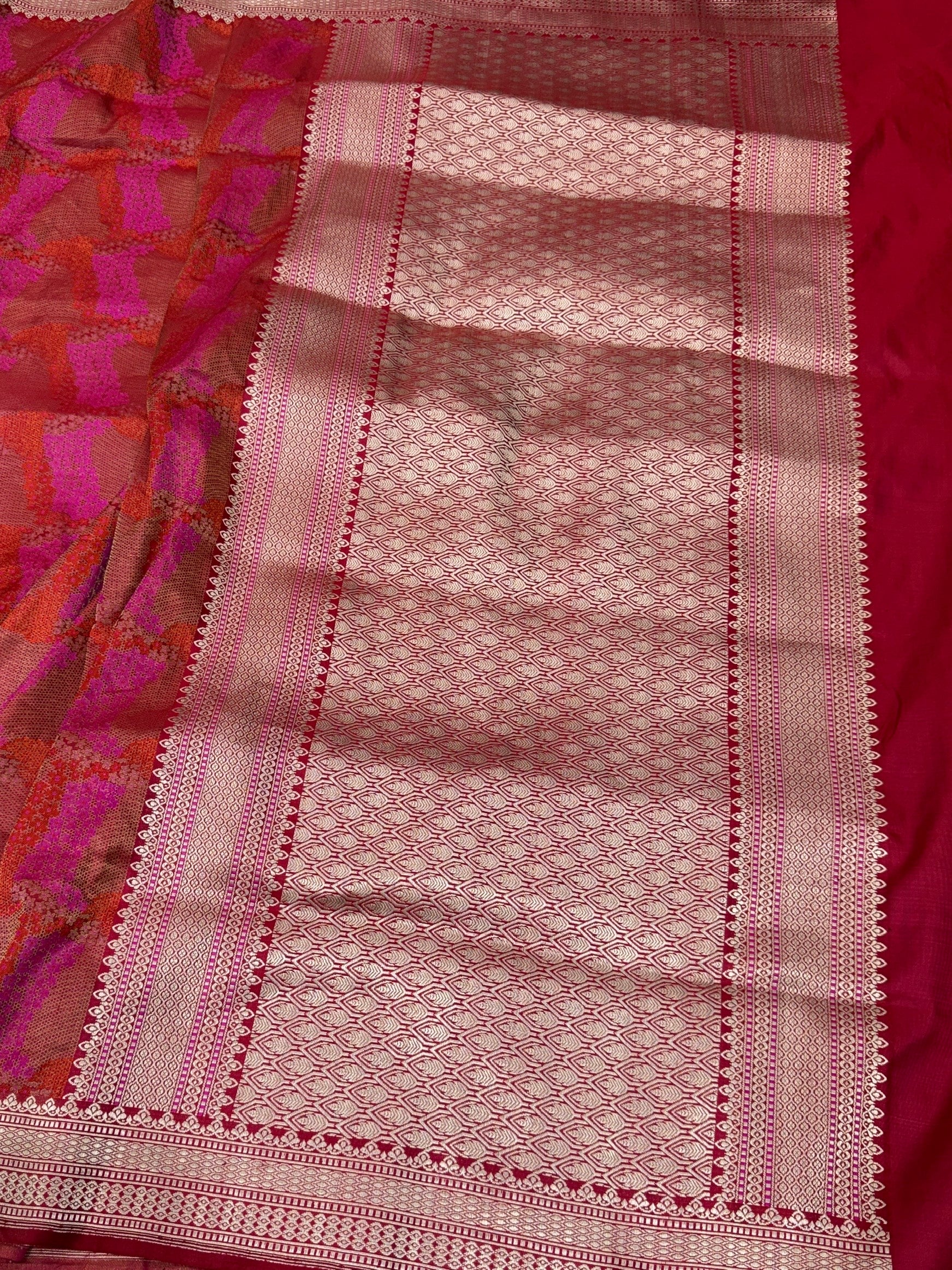 Red Handwoven Pure Banarasi Satin Tanchoi Silk Saree – Kadwa Weave | Authentic Banaras Handloom