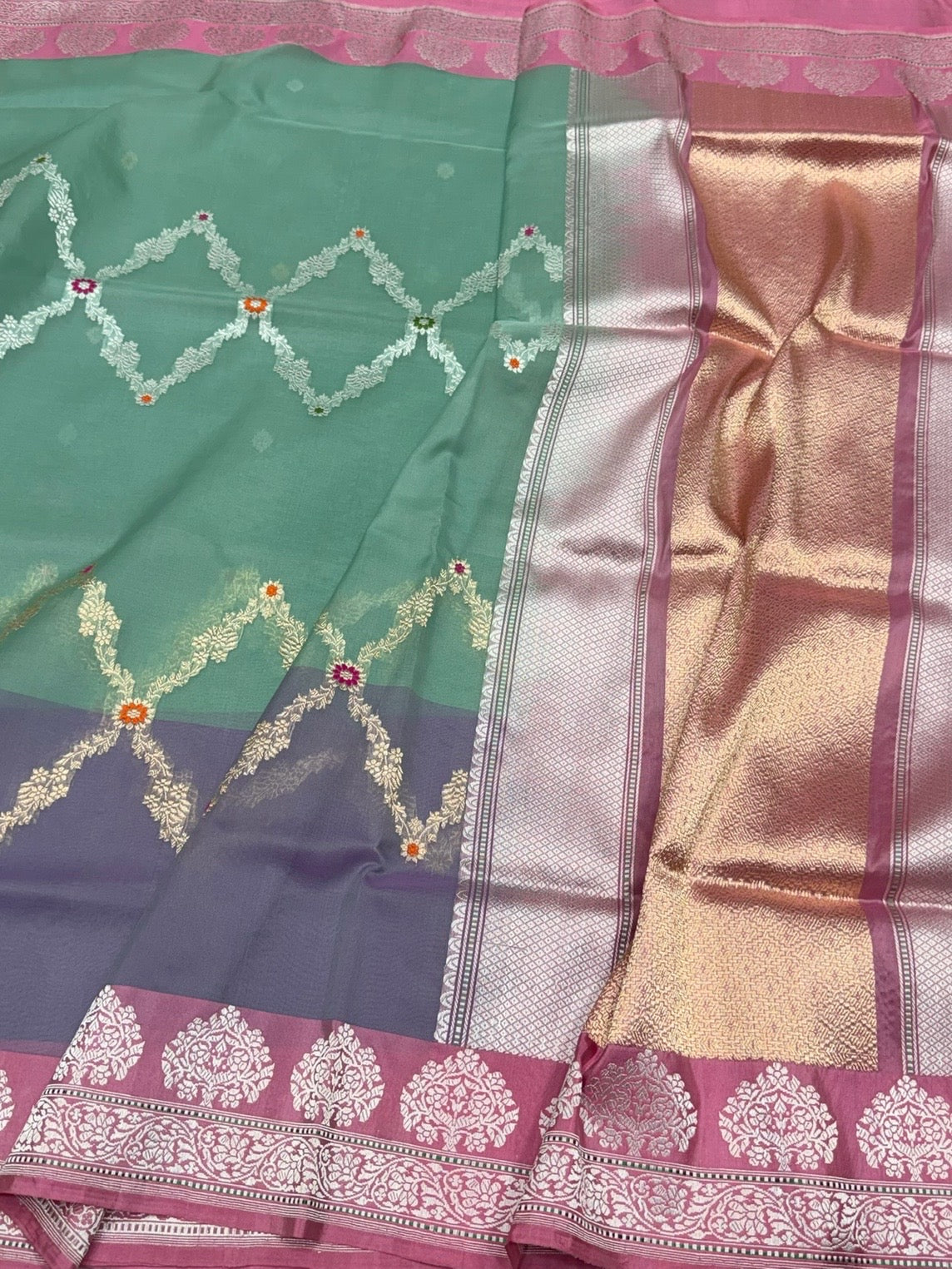 Green Handwoven Pure Banarasi Organza Silk Saree