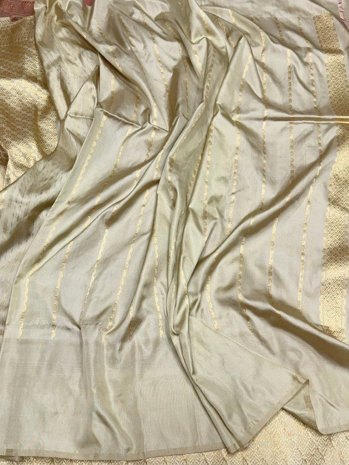 Red Handwoven Ektara Pure Banarasi Silk Saree