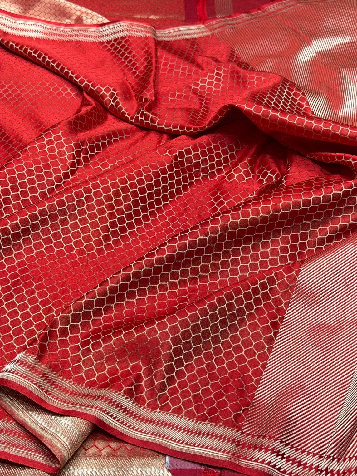 Red Handwoven Pure Banarasi Satin Tanchoi Silk Saree