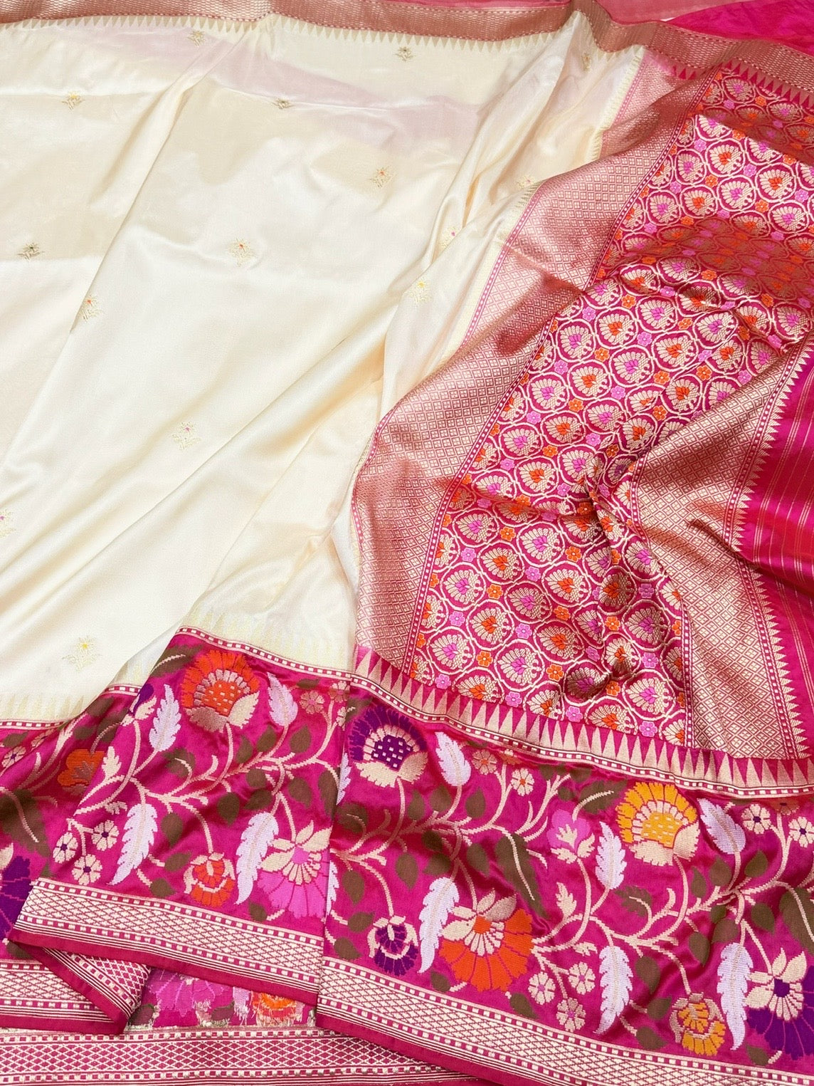 Ivory & Red Handwoven Pure Banarasi Silk Saree – Kadwa Weave in 100% Katan Mulberry Silk