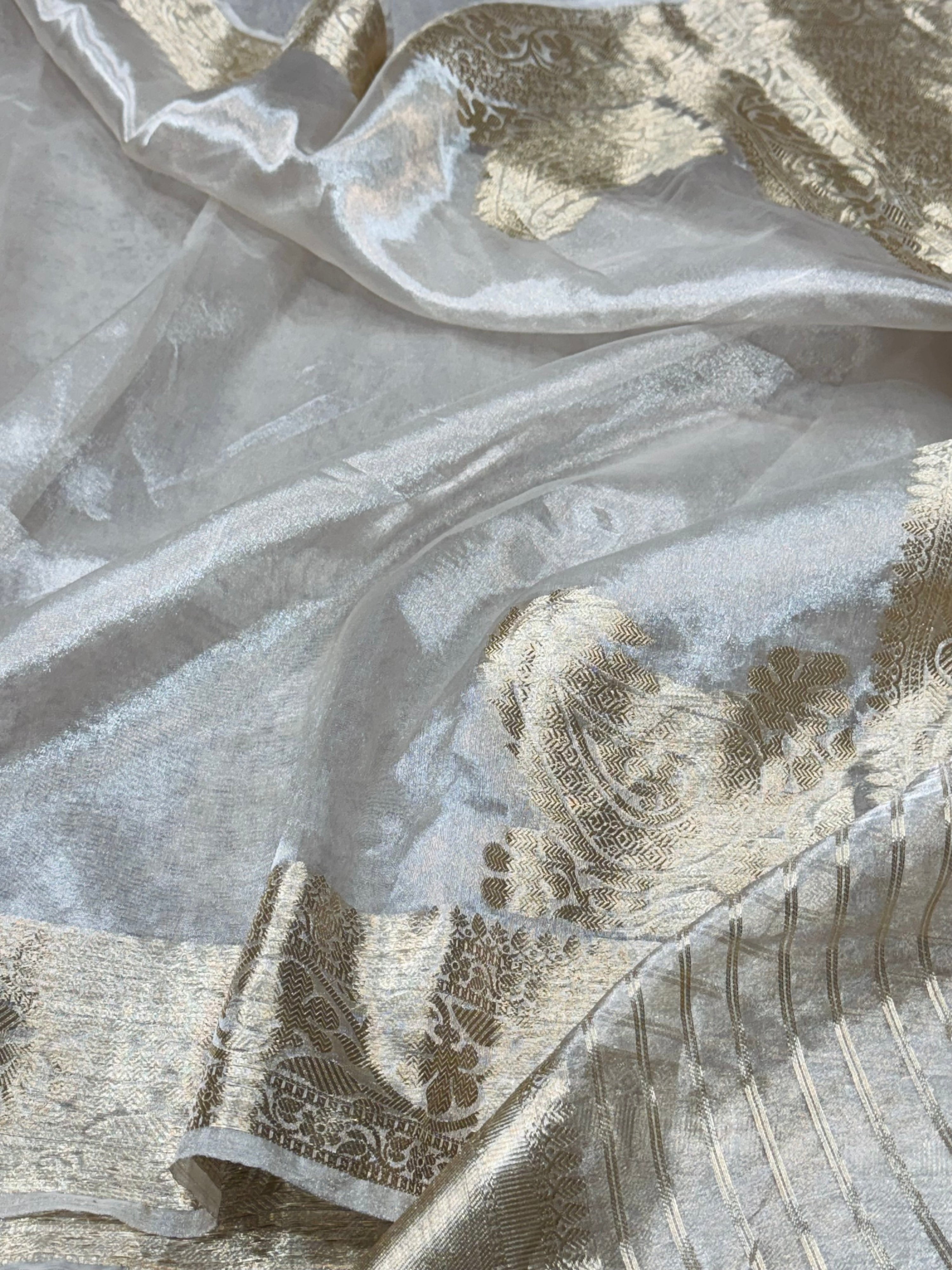 Silver Zari Pure Banarasi Tissue Silk Saree | Pure Kora Tissue | Cutwork Technique | Lightweight Banarasi Saree