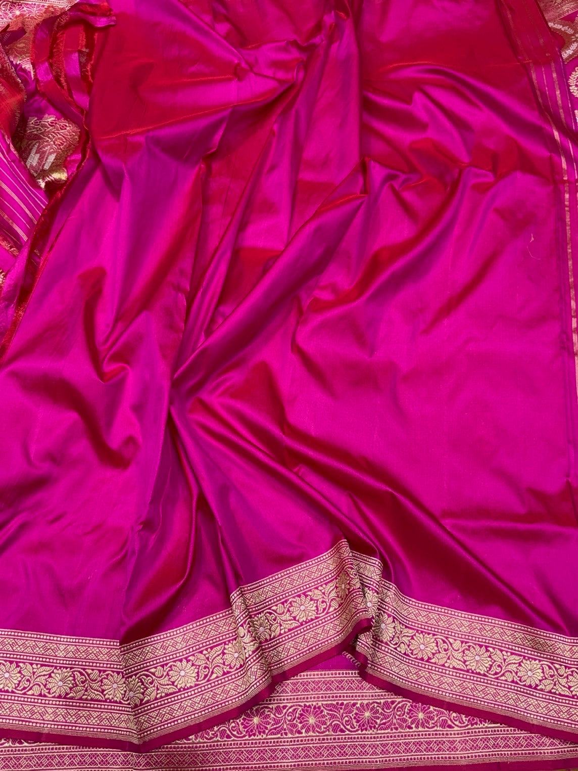 Rani Pink Handwoven Pure Banarasi Silk Saree – Kadwa Weave | Pure Katan-Mulberry Silk | Luxury Traditional Banarasi Saree