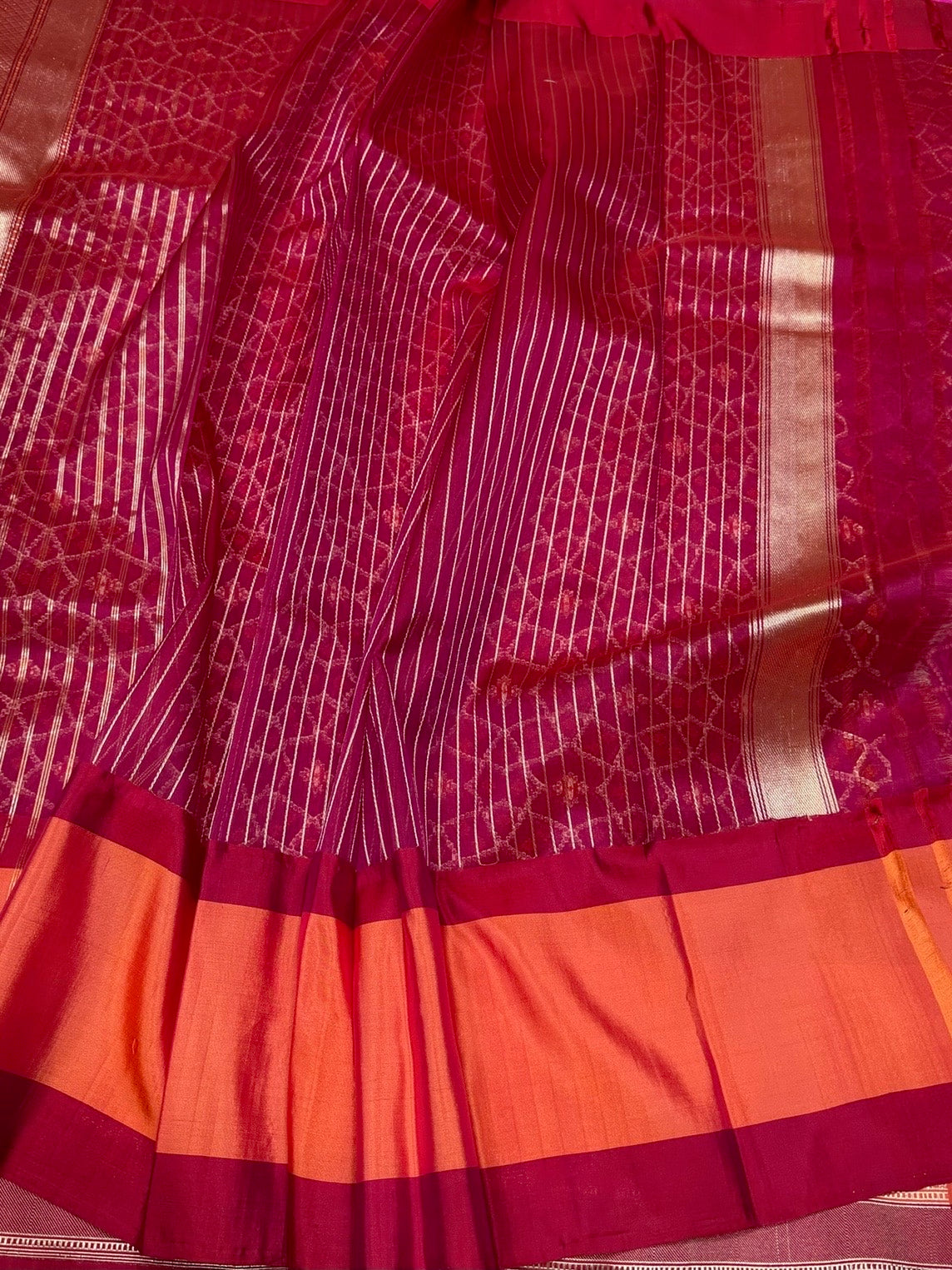 Red Handwoven Pure Banarasi Organza Silk Saree in Kadwa Weave | 100% Pure Kora Silk