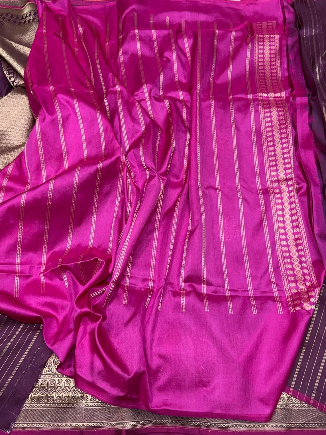 Magenta Handwoven Pure Banarasi Silk Saree