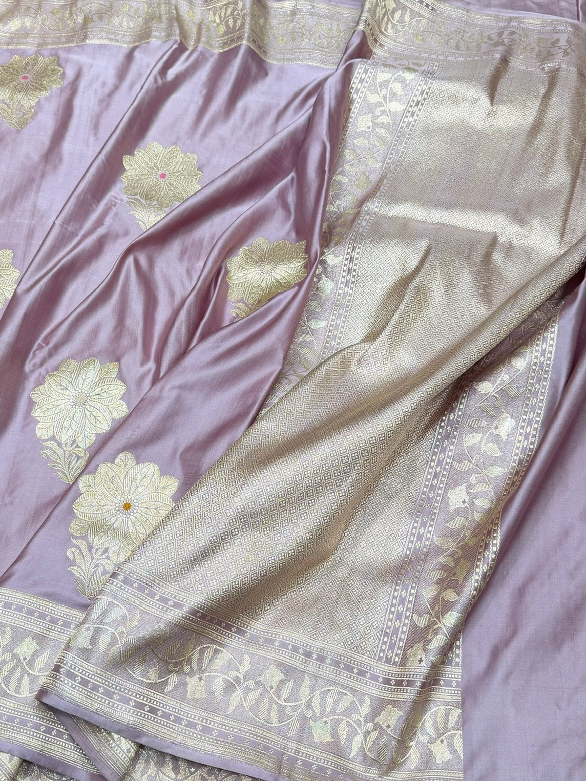 Lilac Handwoven Vintage Pure Banarasi Satin Silk Saree
