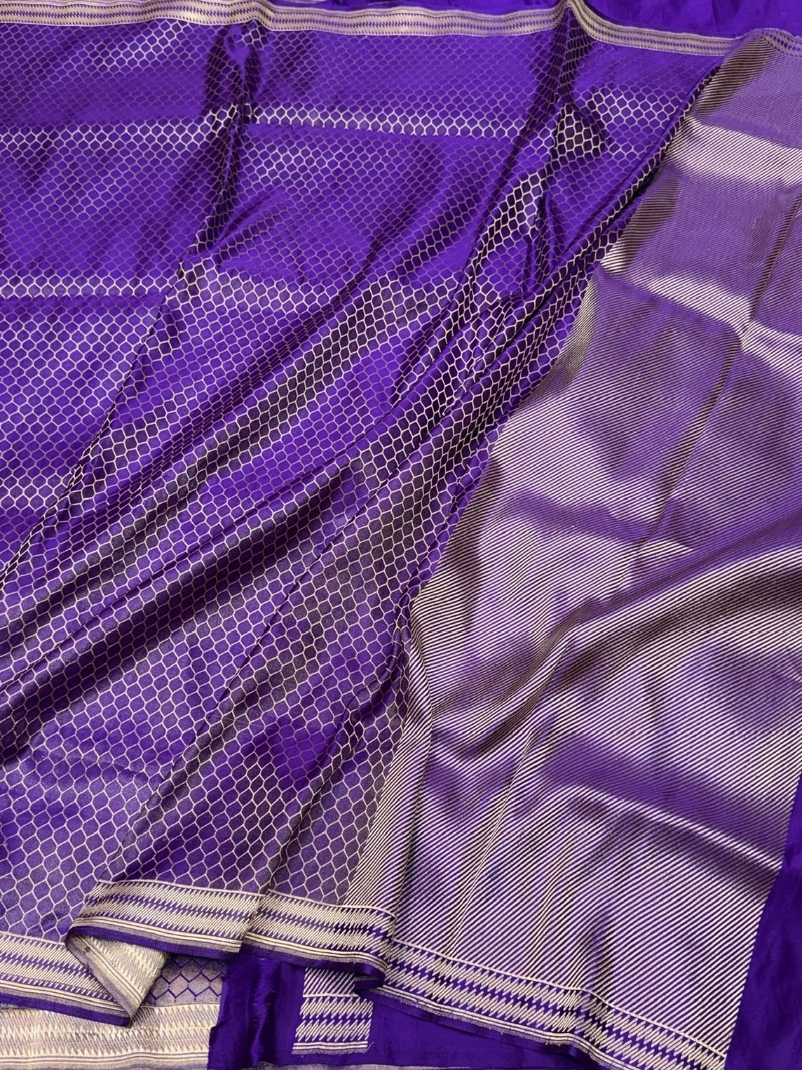 Purple Handwoven Pure Banarasi Satin Tanchoi Silk Saree