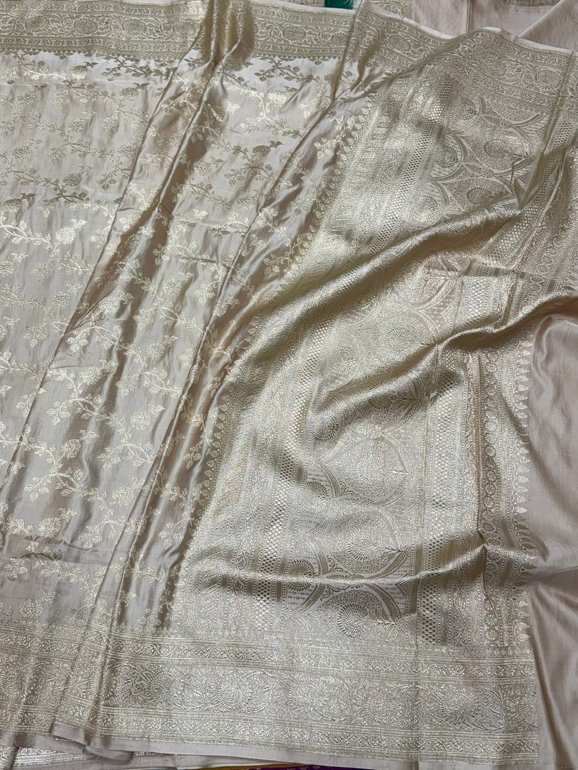 Cream Handwoven Vintage Pure Banarasi Satin Silk Saree