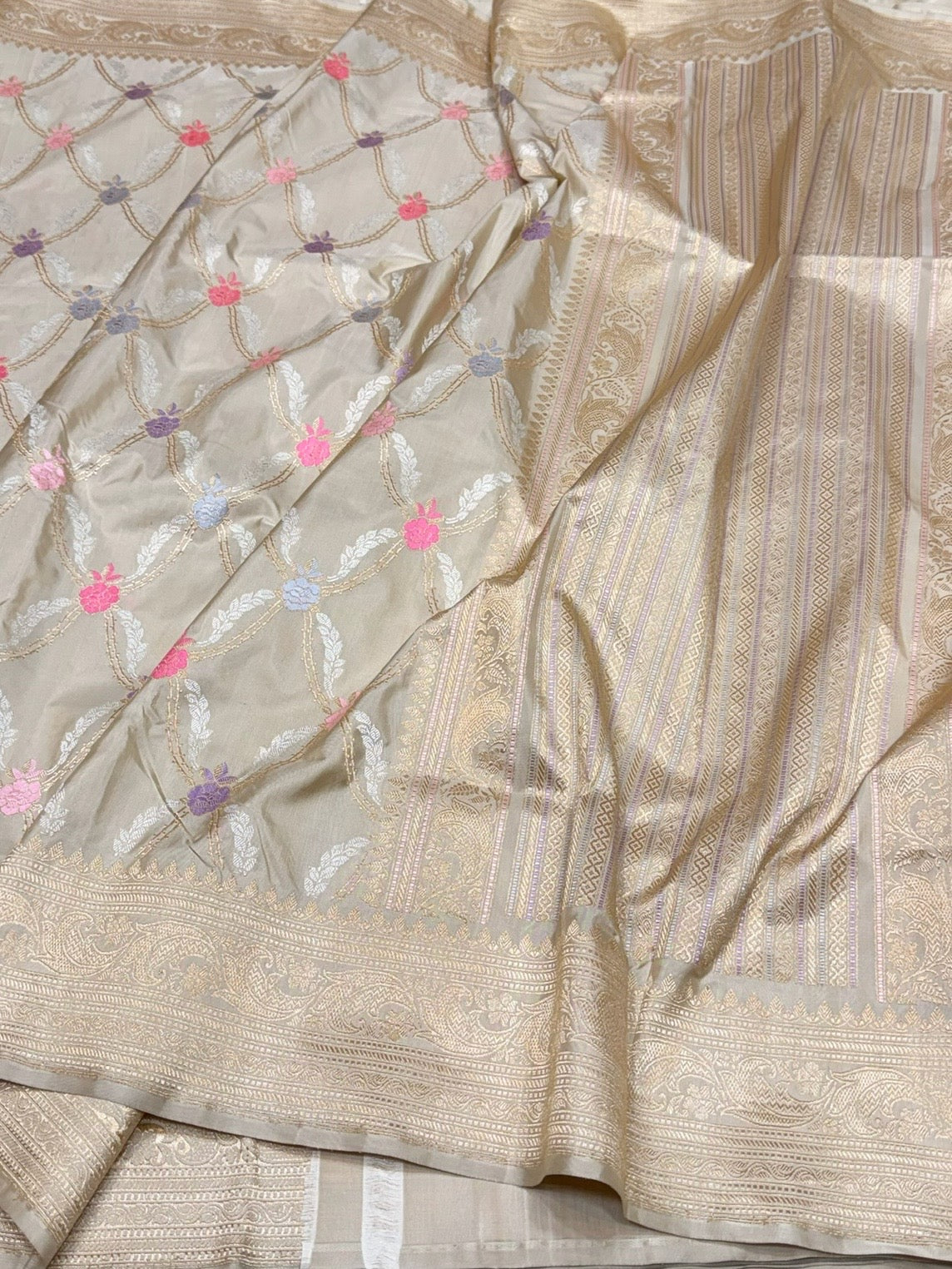 Cream Handwoven Pure Banarasi Silk Saree