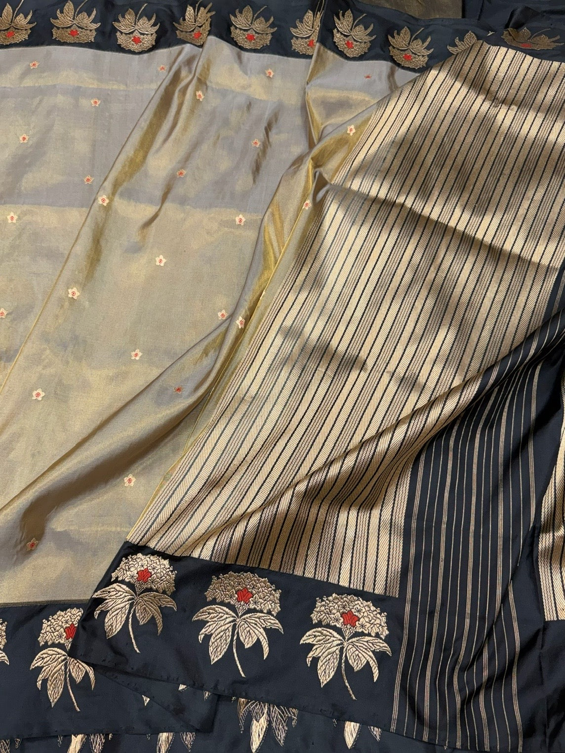 Black Handwoven Pure Banarasi Tissue Saree