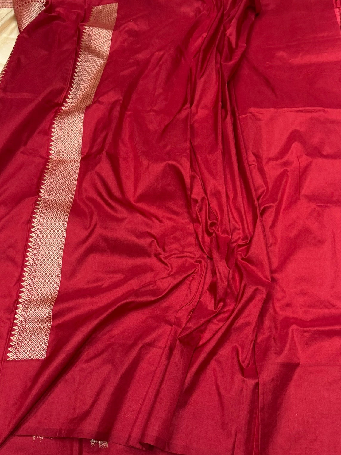 Cream /Red Handwoven Pure Banarasi Silk Saree