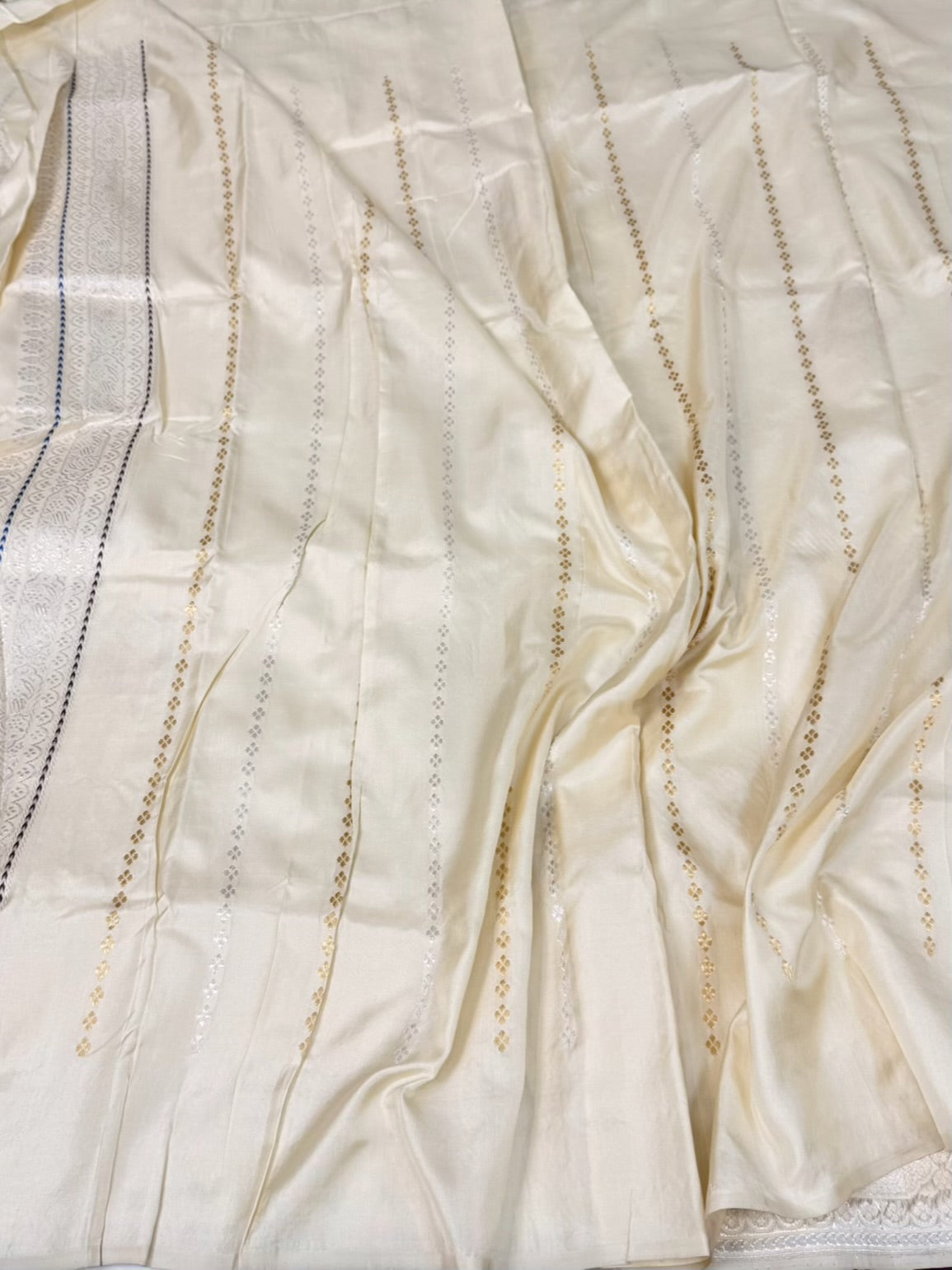 Ivory Handwoven Pure Banarasi Ektara Silk Saree