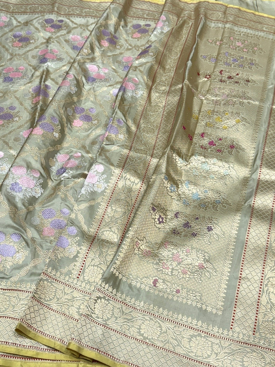 Pista Green Handwoven Pure Banarasi Silk Saree