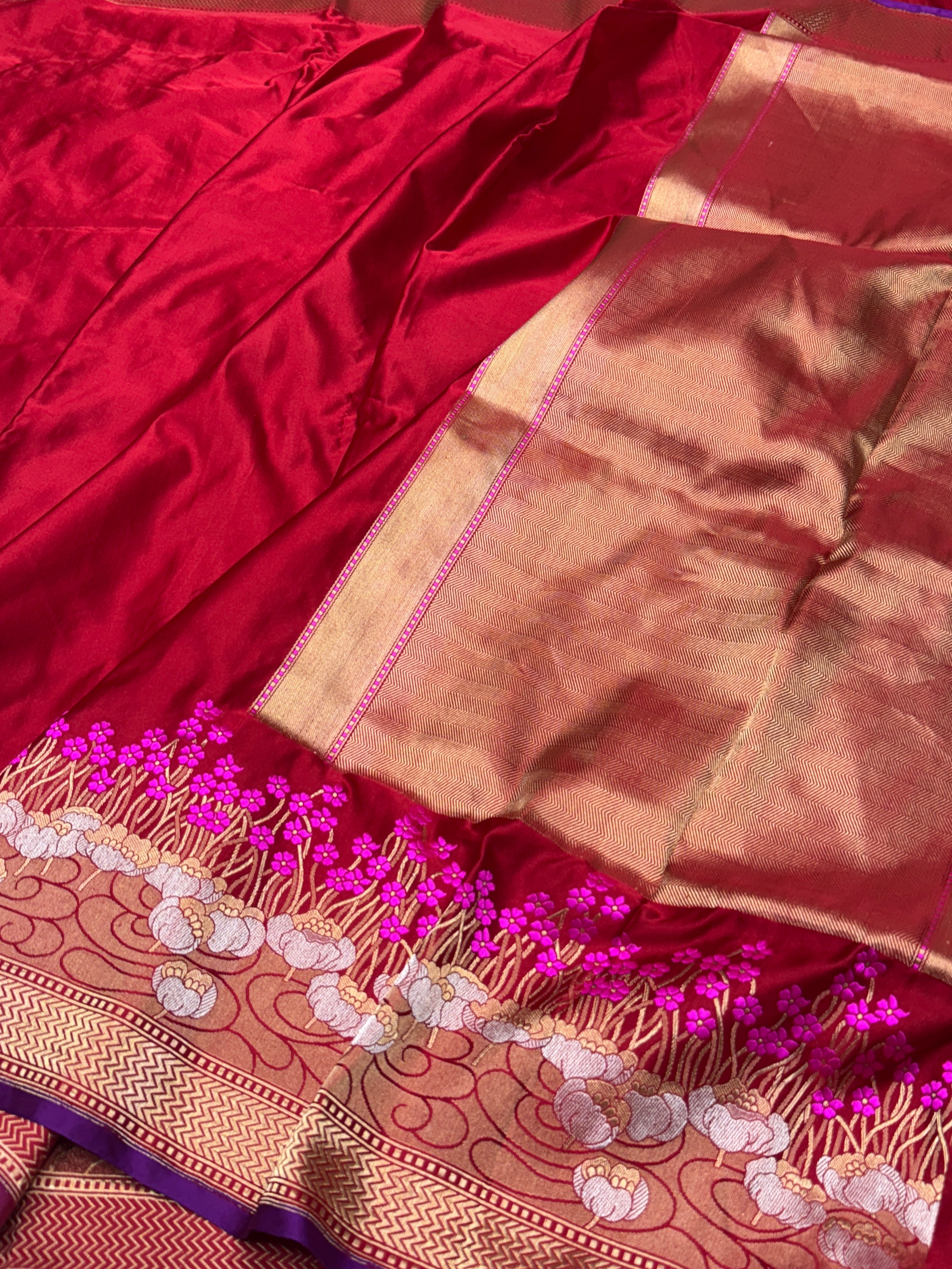 Red Handwoven Pure Banarasi Mashru Satin Silk Saree