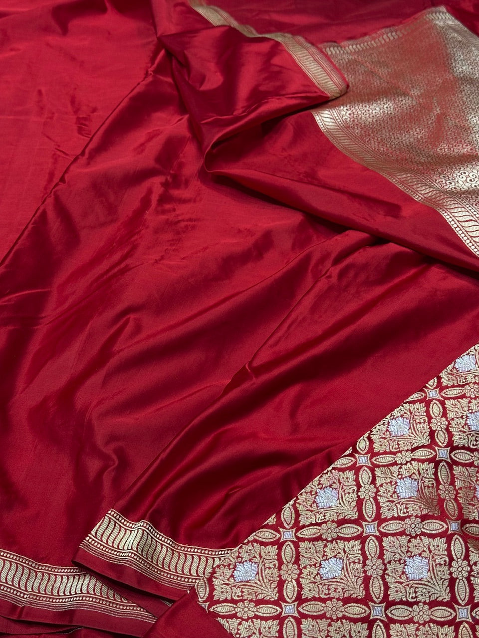 Red Handwoven Pure Banarasi Satin Silk Saree