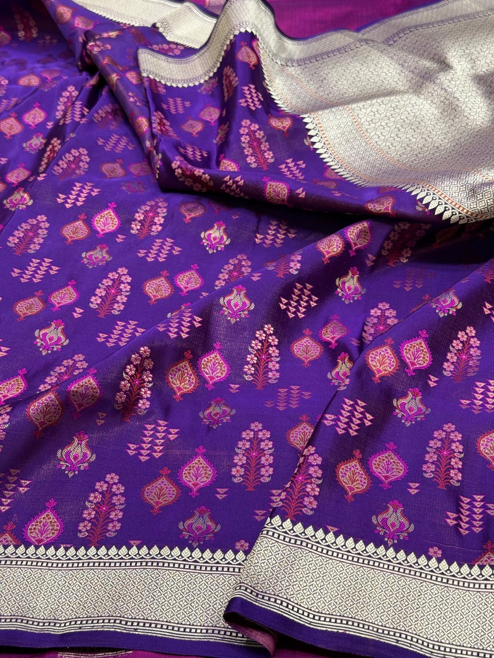 Purple Handwoven Pure Banarasi Satin Tanchoi Silk Saree