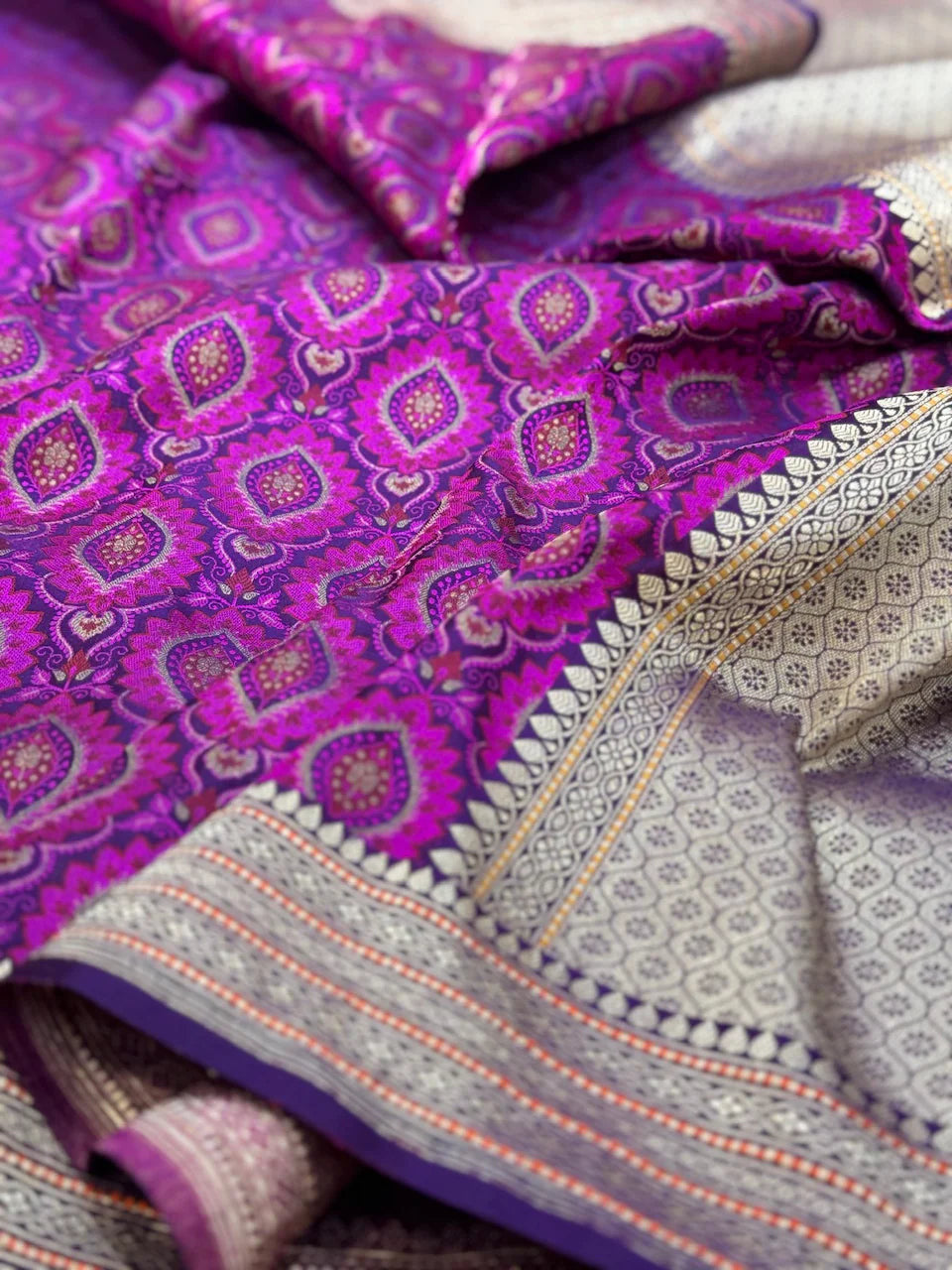 Purple Handwoven Pure Banarasi Satin Tanchoi Silk Saree