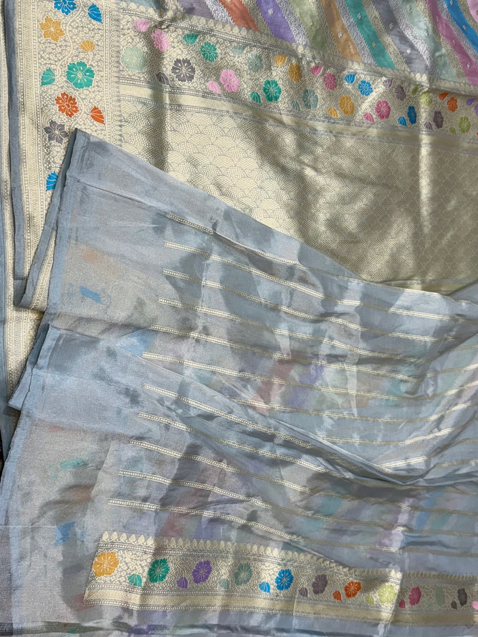 Grey Handwoven Rangkaat Tissue Saree