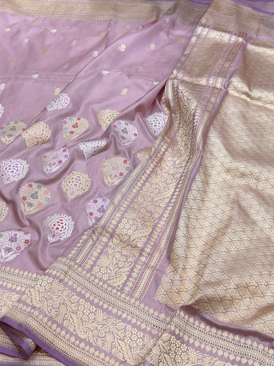 Lilac Handwoven Pure Banarasi Silk Saree