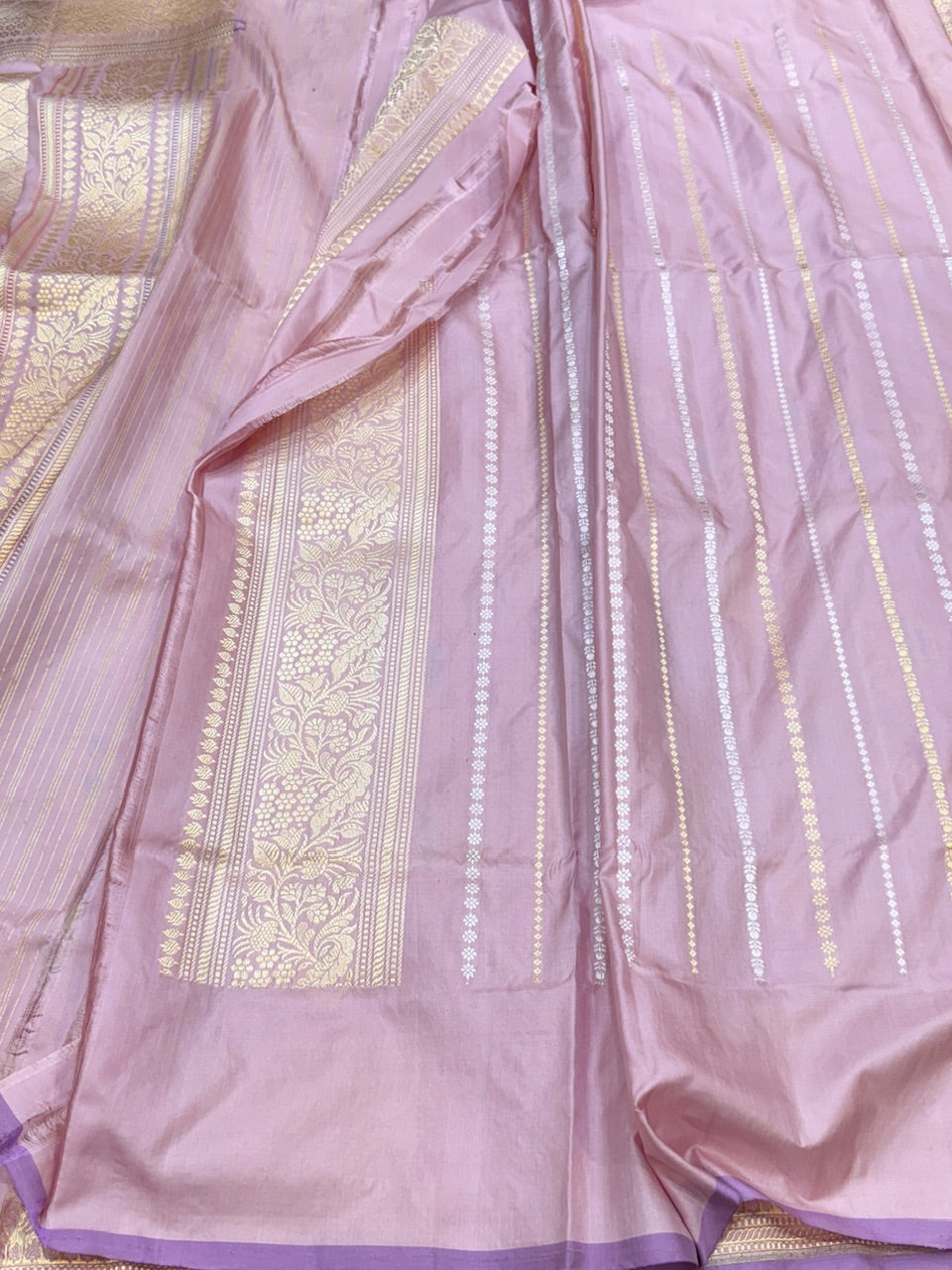Lilac Handwoven Pure Banarasi Silk Saree