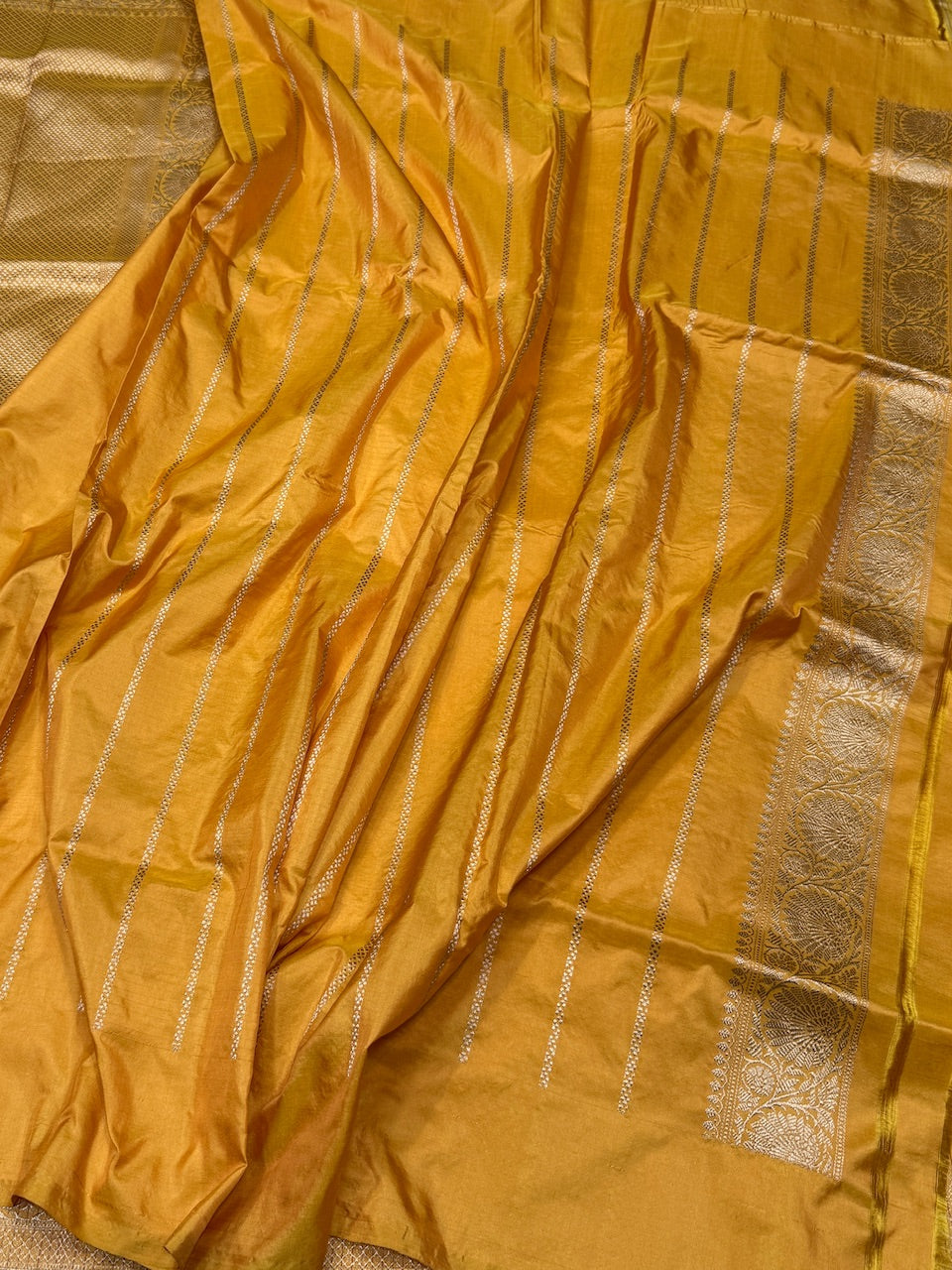 Checks Handwoven Pure Banarasi Silk Saree