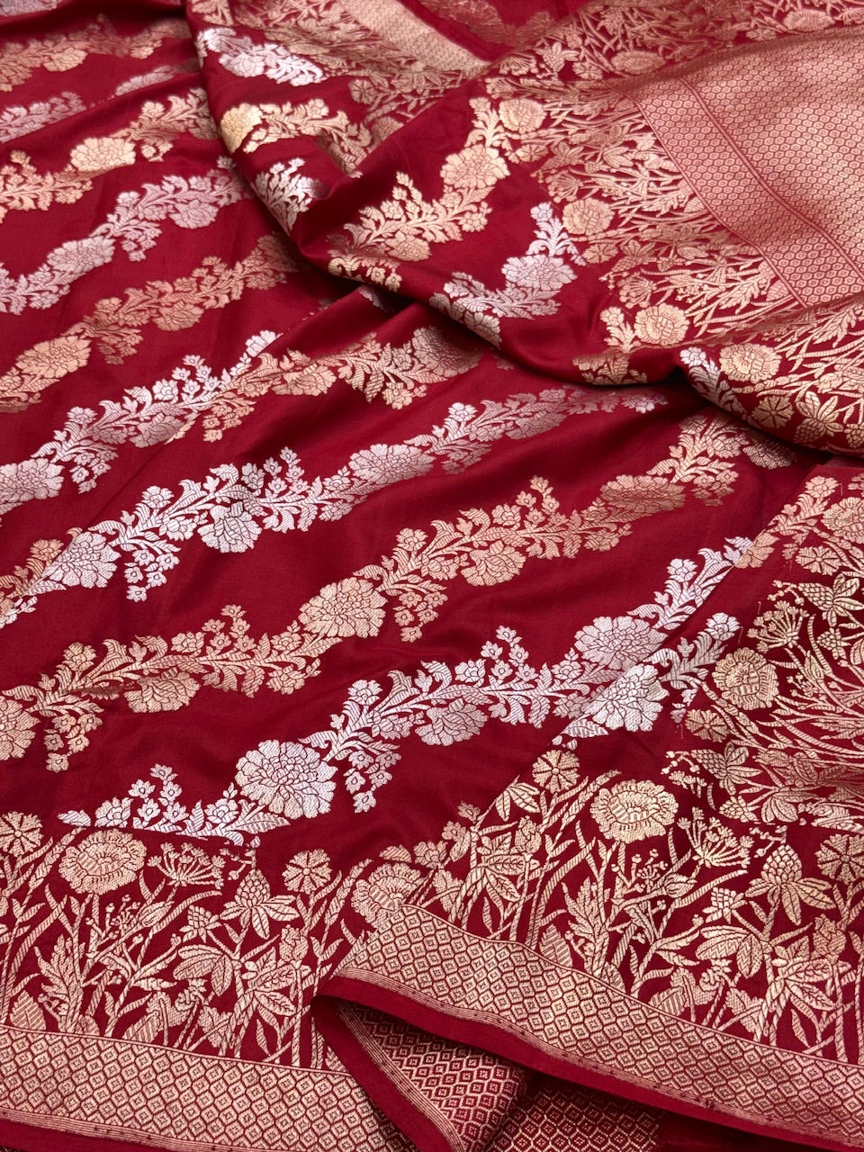Red Handwoven Pure Banarasi Silk Saree
