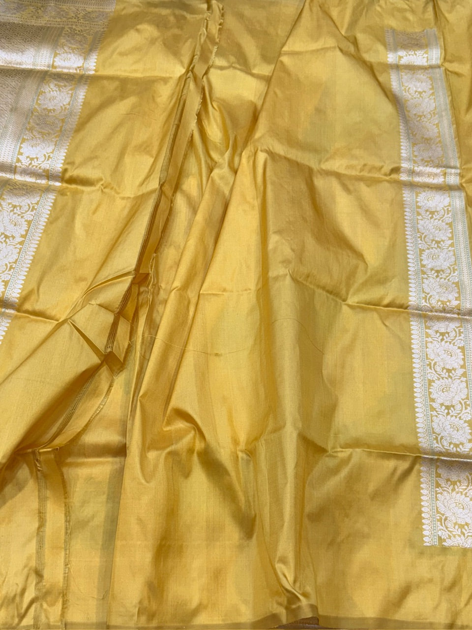 Yellow Handwoven Pure Banarasi Rangkaat Saree