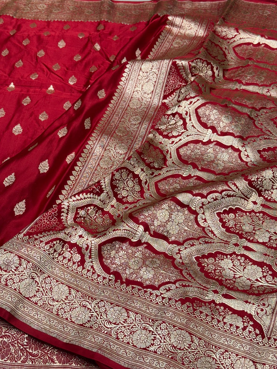 Red Handwoven Vintage Pure Banarasi Satin Silk Saree