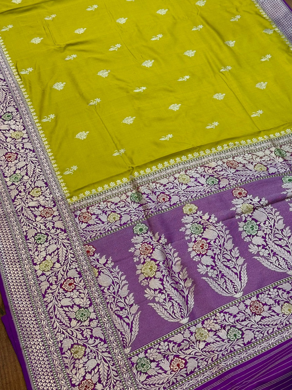 Mehndi Yellow Ektara Handwoven Pure Banarasi Silk Saree