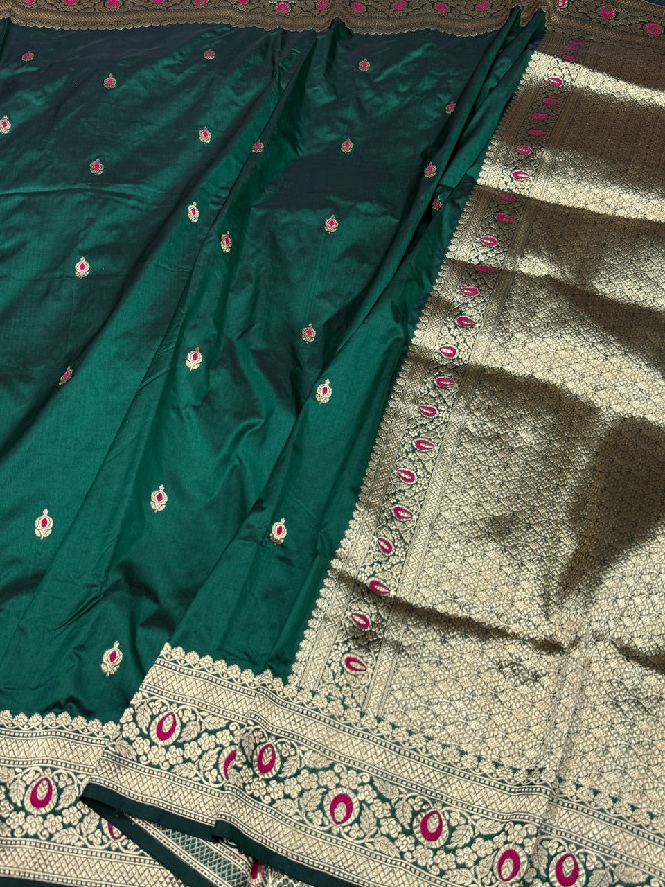 Bottle Green Handwoven Pure Banarasi Silk Saree