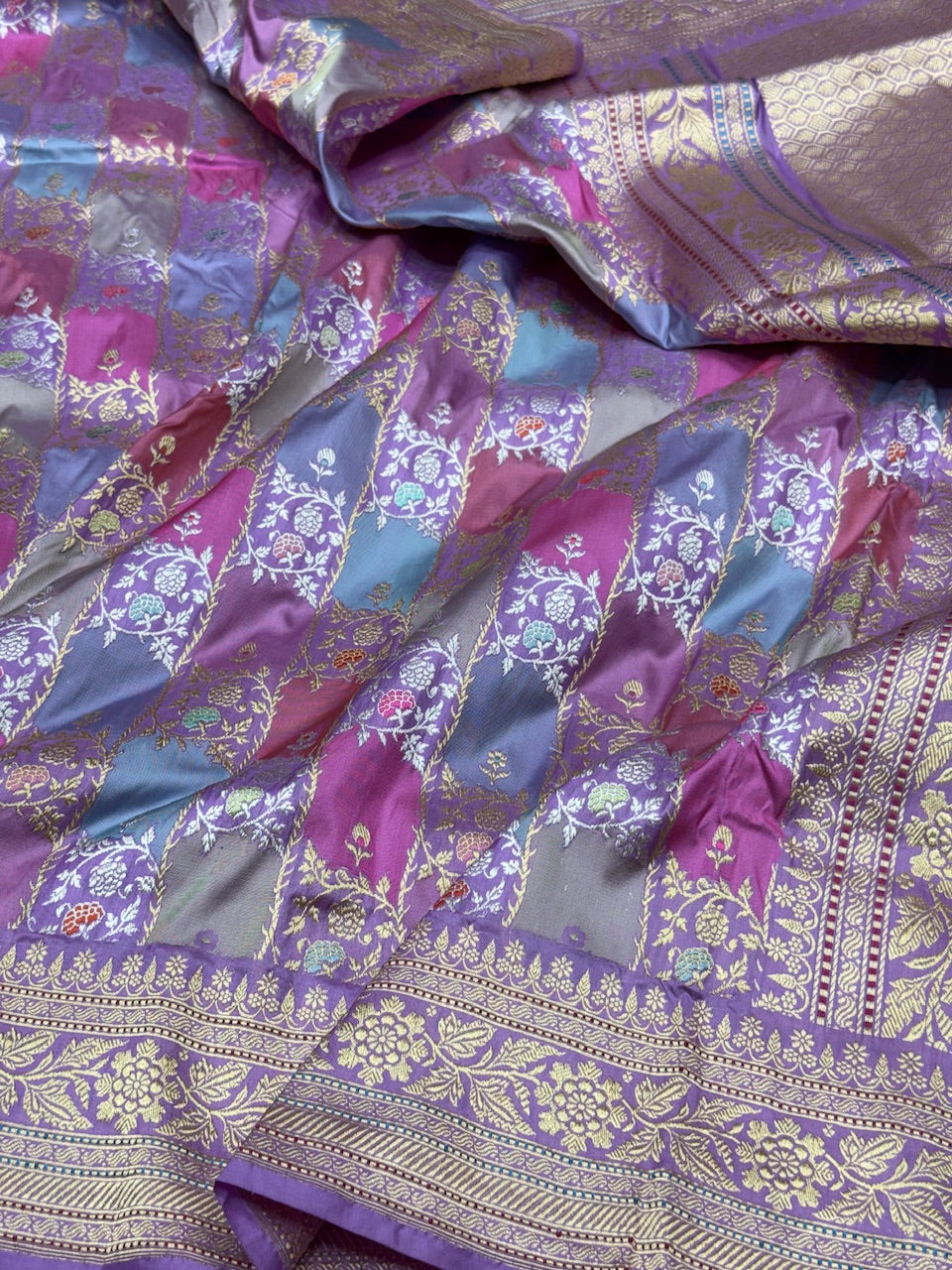 Lavender Handwoven Pure Banarasi Rangkaat Saree