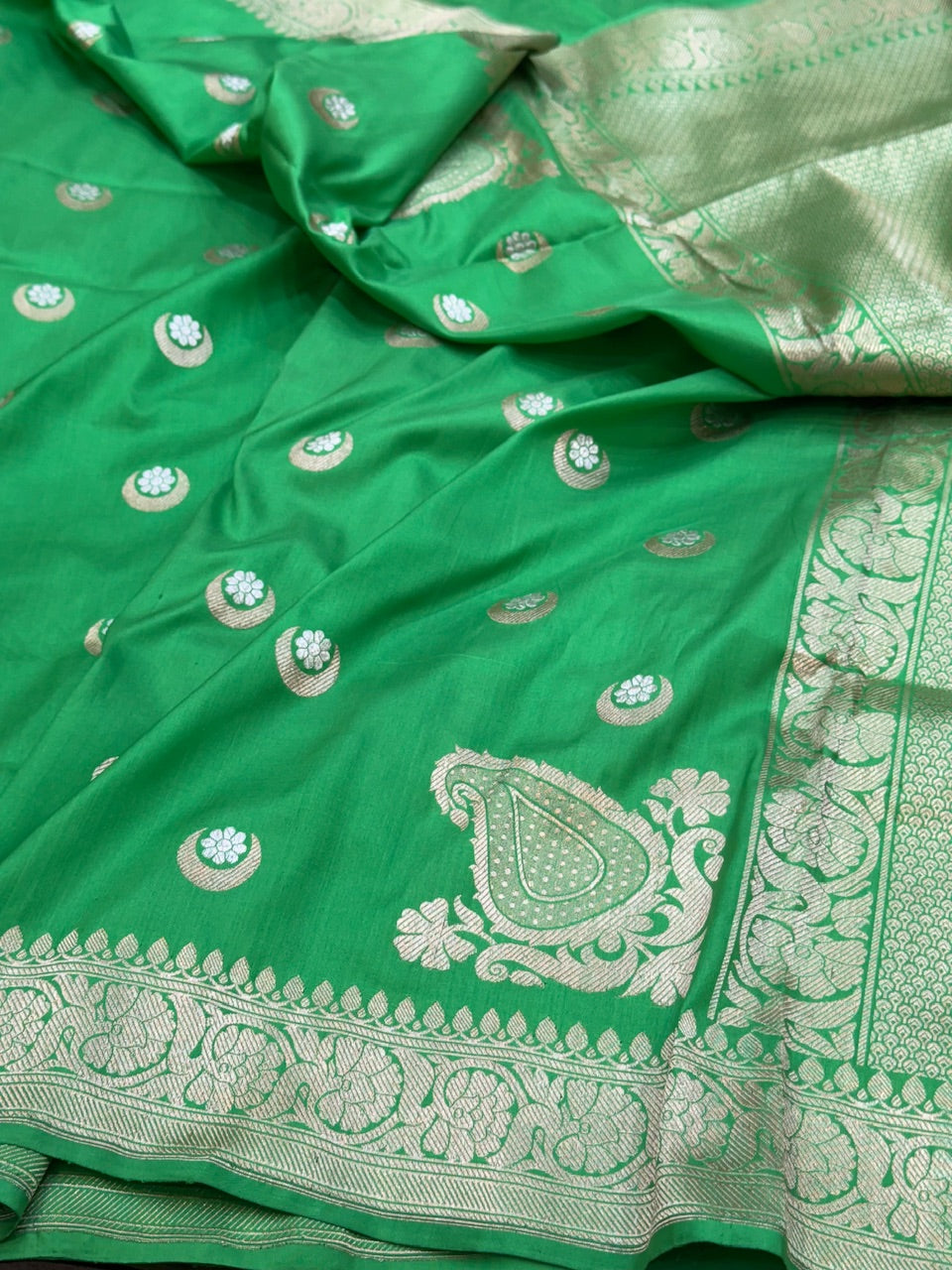 Parrot Green Handwoven Banarasi Silk Saree