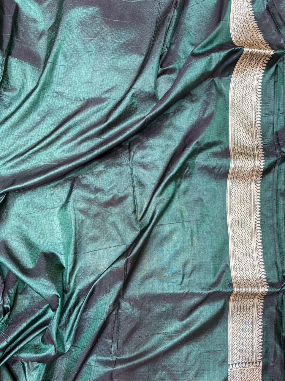 Bottle Green Handwoven Pure Banarasi Satin Tanchoi Silk Saree