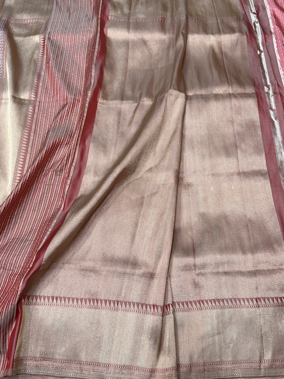 Pista Rangkaat Handwoven Pure Banarasi Saree