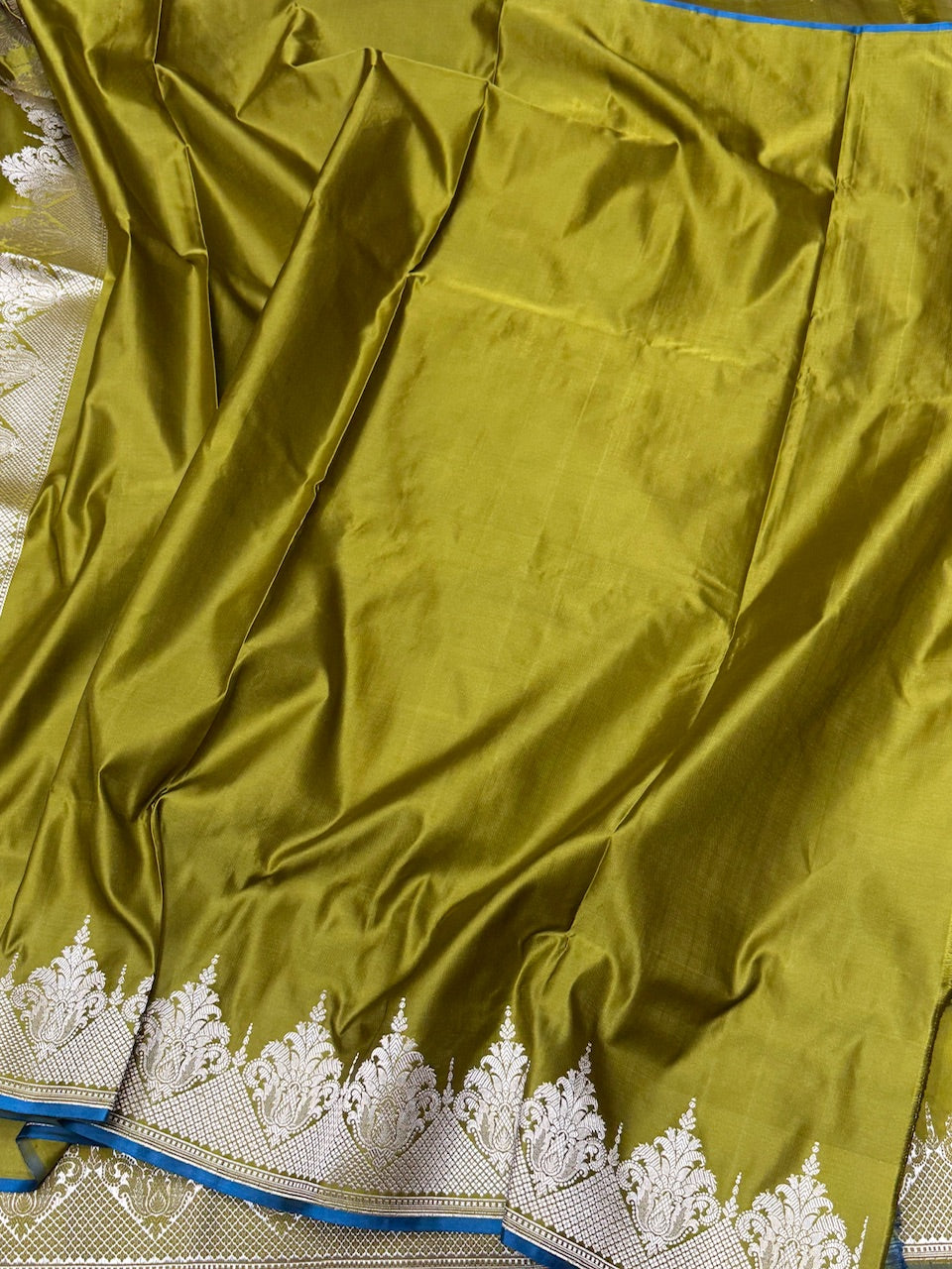 Mehndi Green Handwoven Pure Banarasi Mashru Silk Saree