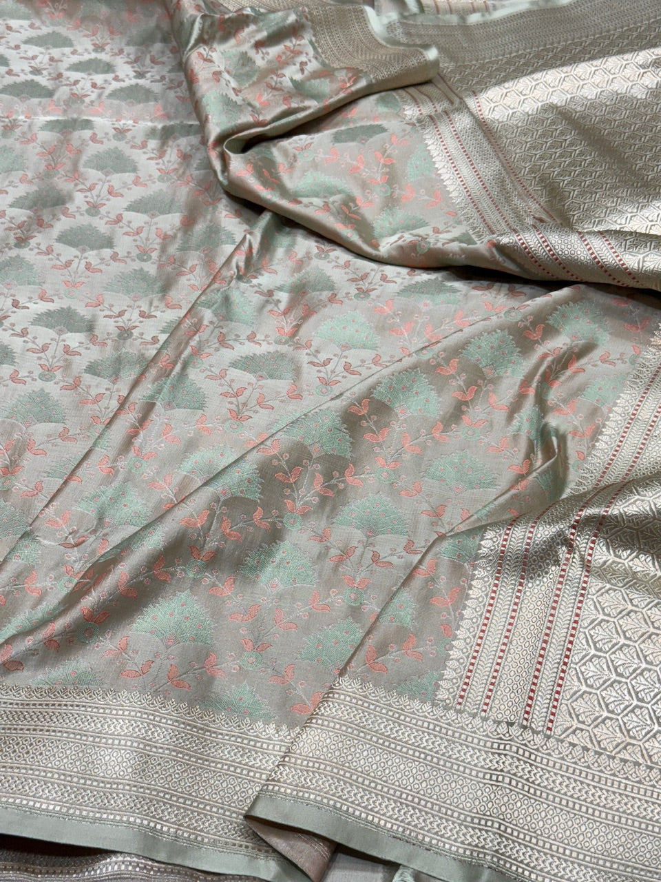 Pista Handwoven Pure Banarsi Satin Tanchoi Silk Saree